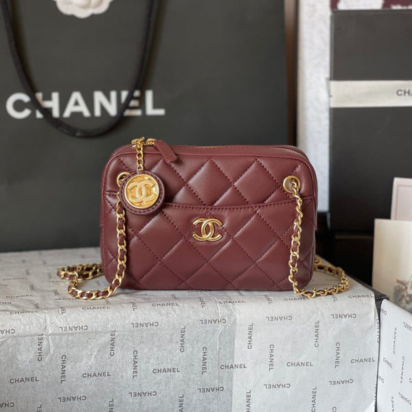 CAMERA BAG 18 IN BUCCANEER RED QUILTED LAMBSKIN DOUBLE C GOLD COIN